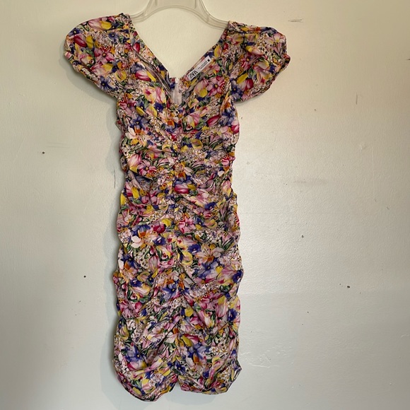 Zara Ruched Dress with Bright Floral Print, size S - Picture 2 of 11